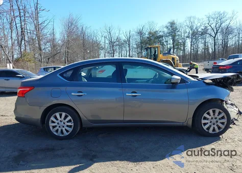 2017 Nissan Sentra S z USA, uszkodzony, nr VIN 3N1AB7AP9HY343848